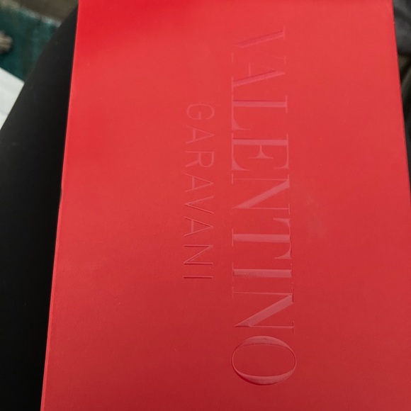 Valentino Garavani - NEW IN BOX Stud-detail leather shoulder bag - Picture 2 of 10